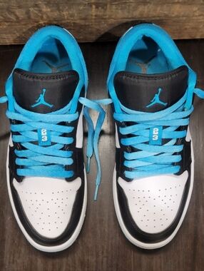 Nike Air Jordan 1 Low SE "Laser Blue" Mens 8 Wmns 9.5 Great Condition.